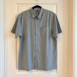 Vuori short-Sleeve Bridge Button Down blue Size XL NWOT